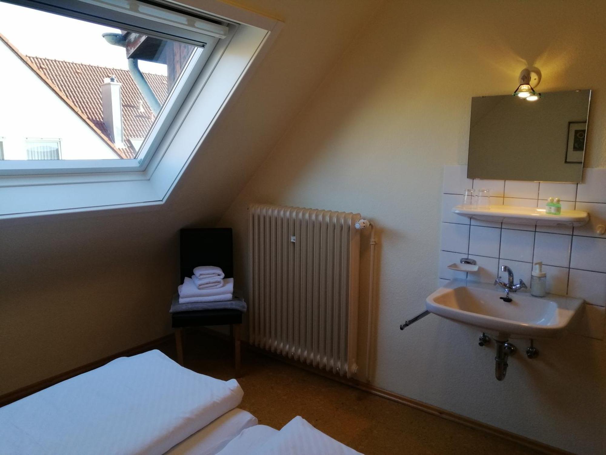 Hotel Garni Elisabeth Göppingen Rum bild
