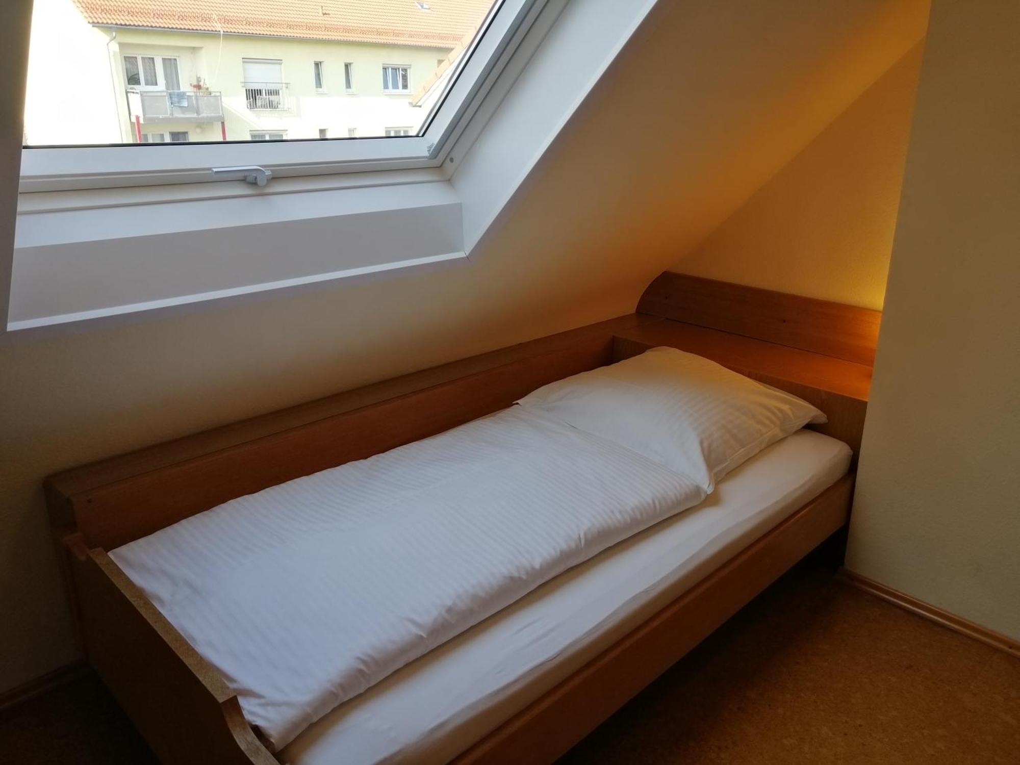 Hotel Garni Elisabeth Göppingen Rum bild